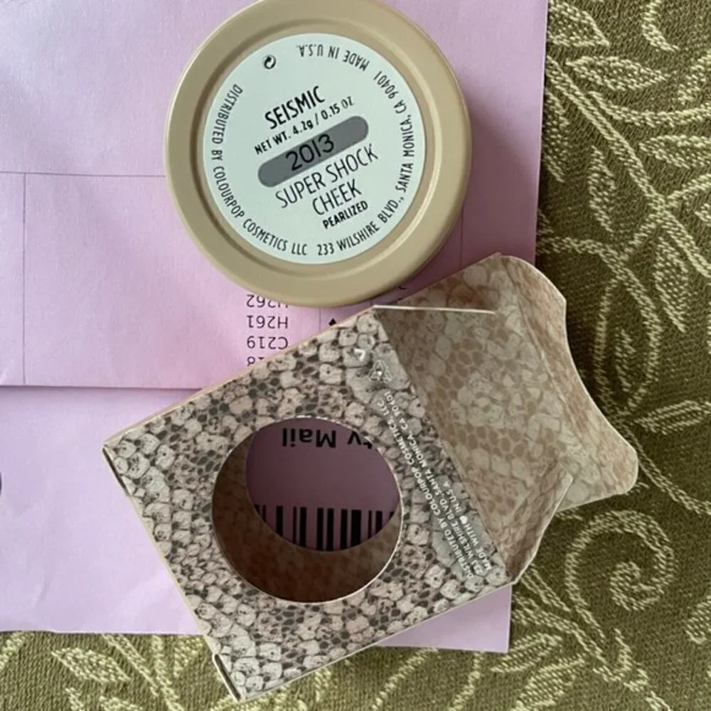 3/30$ Colourpop Highlighter in SEISMIC 2x